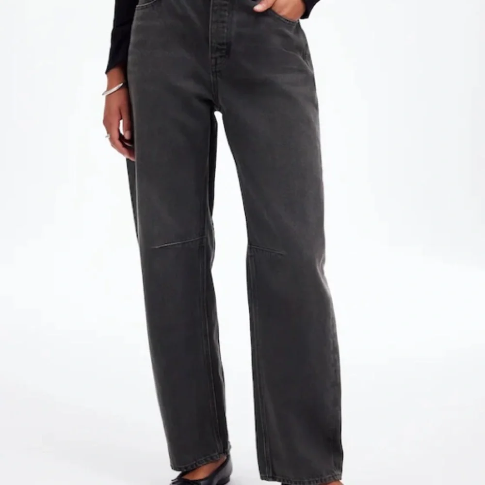 Madewell darted barrel leg Jean - Picture 7 of 9